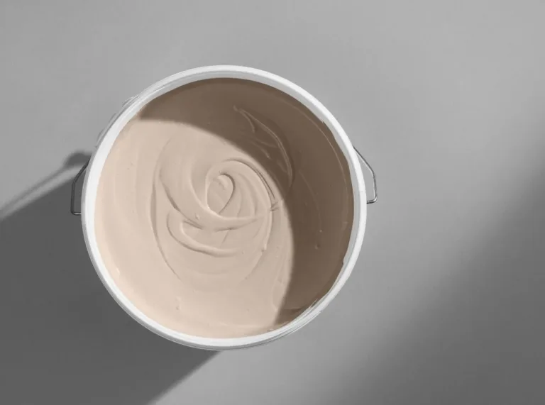 Flügger spand med Brown Rose maling