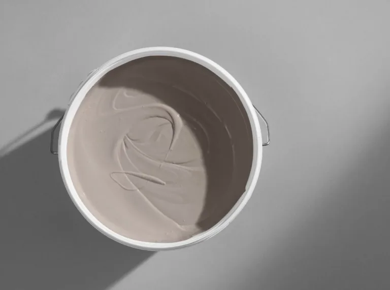 Flügger spand med Komodo maling